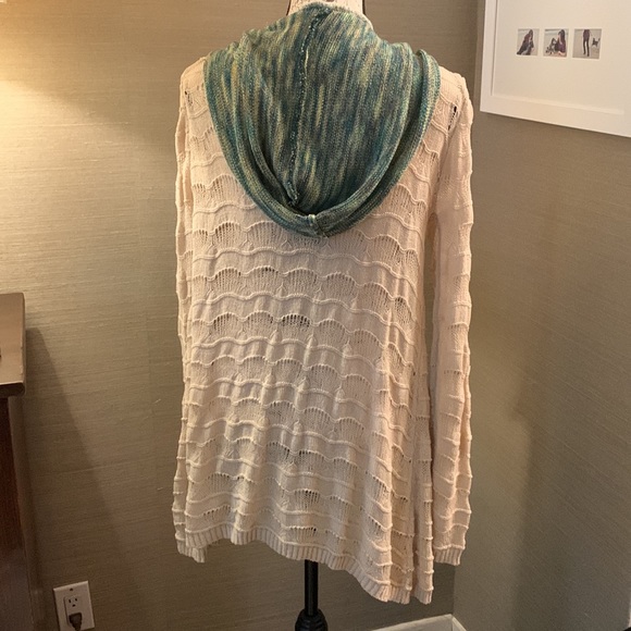 🧶 Slouchy, Cozy, & Kinda Mysterious 🧶 Loose Fit Hooded Sweater – Size M 😌🖤🌧 - Picture 3 of 9